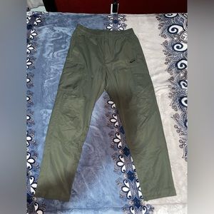 Nike Men’s Olive Green Utility Pants Size Medium